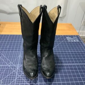 Woman’s Larry Mahan cowboy boots